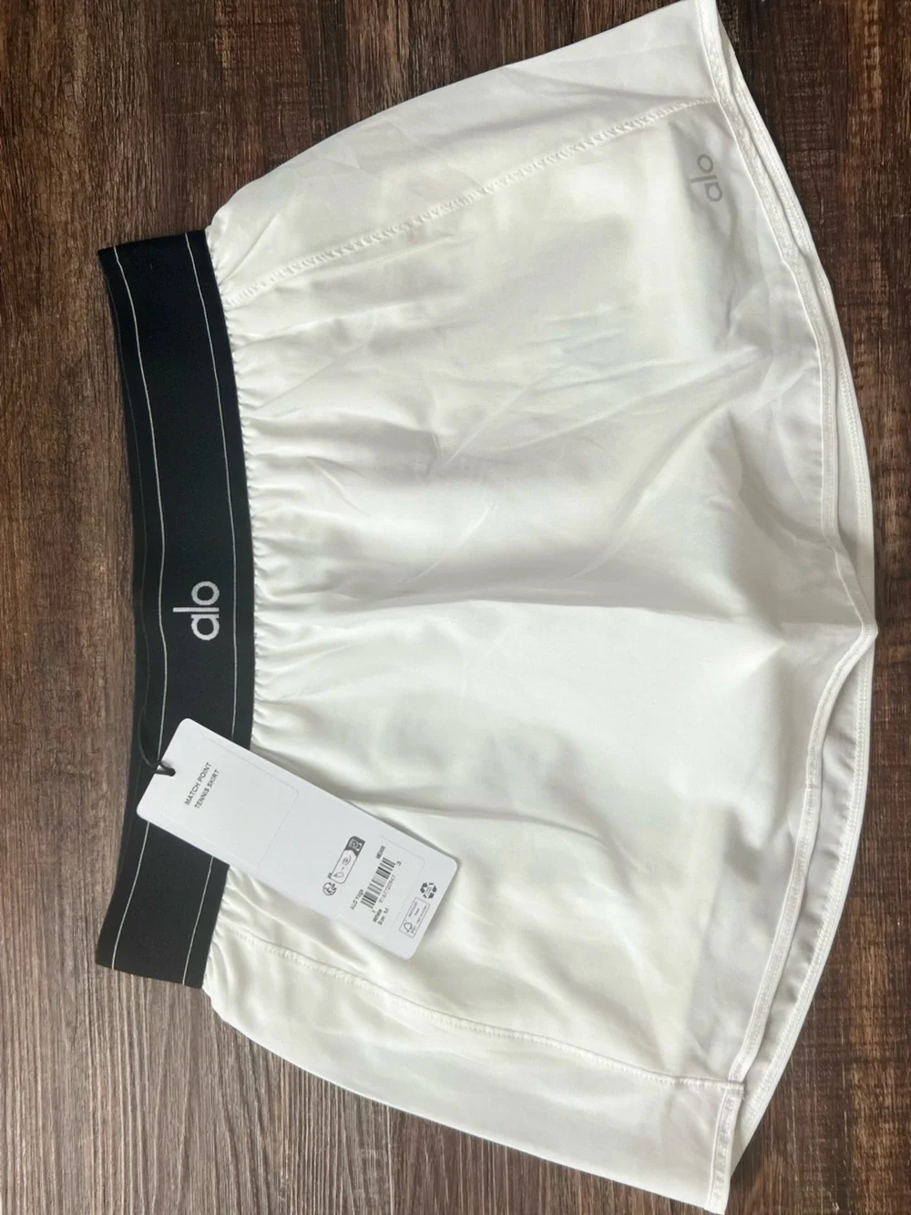 ALO Yoga White Athletic Skort with Black Waistband